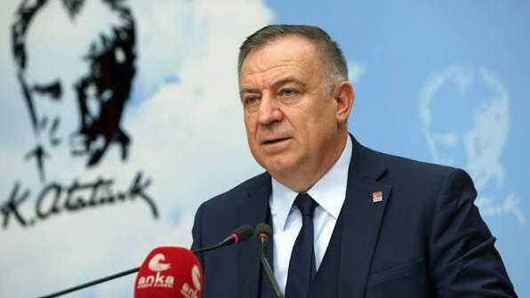 <p><strong>G&Ouml;KAN ZEYBEK</strong></p>
