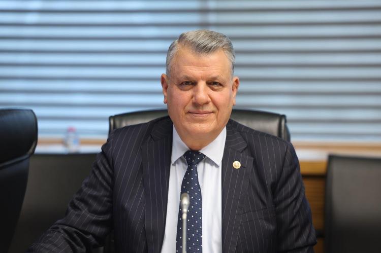 <p><strong>AYHAN BARUT</strong></p>
