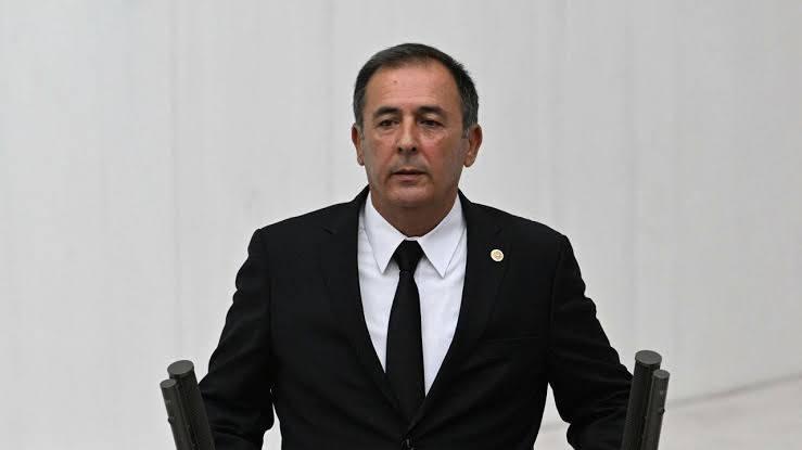 <p><strong>MUSTAFA ERDEM</strong></p>
