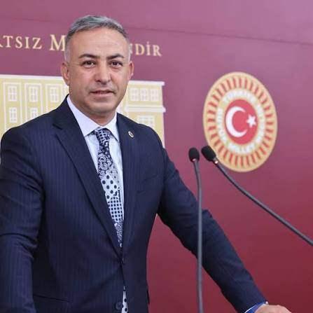 <p><strong>MEHMET TAHTASIZ</strong></p>
