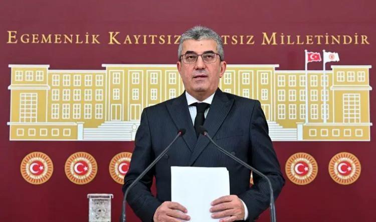 <p><strong>G&Ouml;KHAN T&Uuml;NAYDIN</strong></p>
