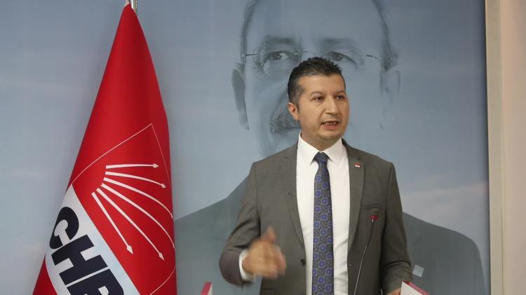 <p><strong>İZZET AKBULUT</strong></p>
