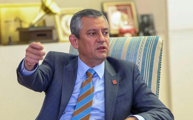 <p>&Ouml;zg&uuml;r &Ouml;zel tarafından kurulan Yeni Parti'nin A Takımı belli oldu.</p>

<p>Partinin MYK'sı belirlendi.</p>
