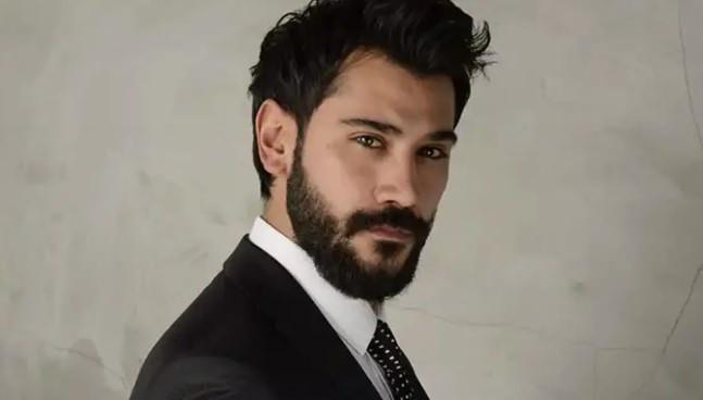 <p>Yeni yayın d&ouml;neminde ekrana gelmesi planlanan<strong> Adana Ayazı</strong> dizisinin yayın tarihi ve kadrosuna ilişkin ayrıntıların &ouml;n&uuml;m&uuml;zdeki g&uuml;nlerde netleşmesi bekleniyor.</p>
