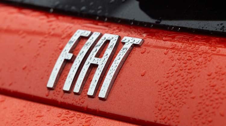 <p><strong><span style="color:#B22222">4)&nbsp; FIAT</span>&nbsp; |&nbsp; 4 BİN 791 ARA&Ccedil; SATTI</strong></p>

