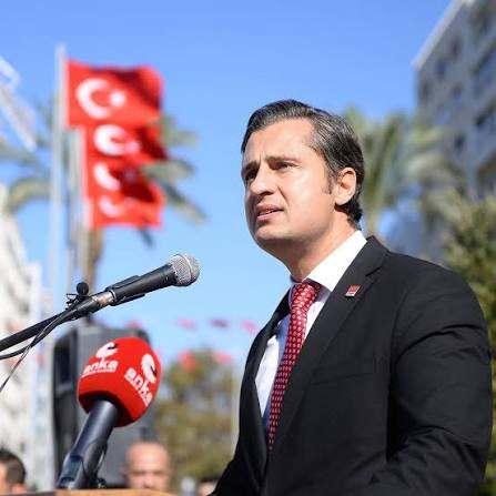 <p>DENİZ YÜCEL</p>
