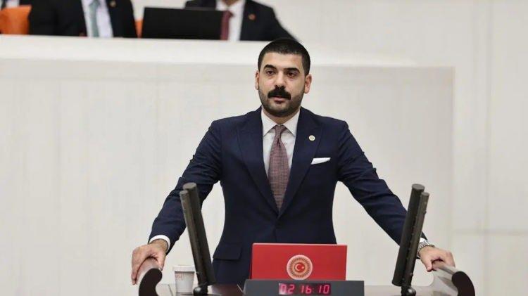 <p>ALİ G&Ouml;K&Ccedil;EK</p>
