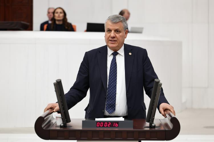 <p>AYHAN BARUT</p>

