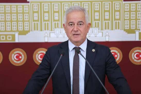 <p>İSMET G&Uuml;NEŞHAN</p>
