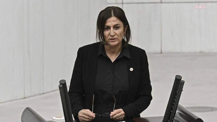 <p>T&Uuml;RKAN EL&Ccedil;İ</p>
