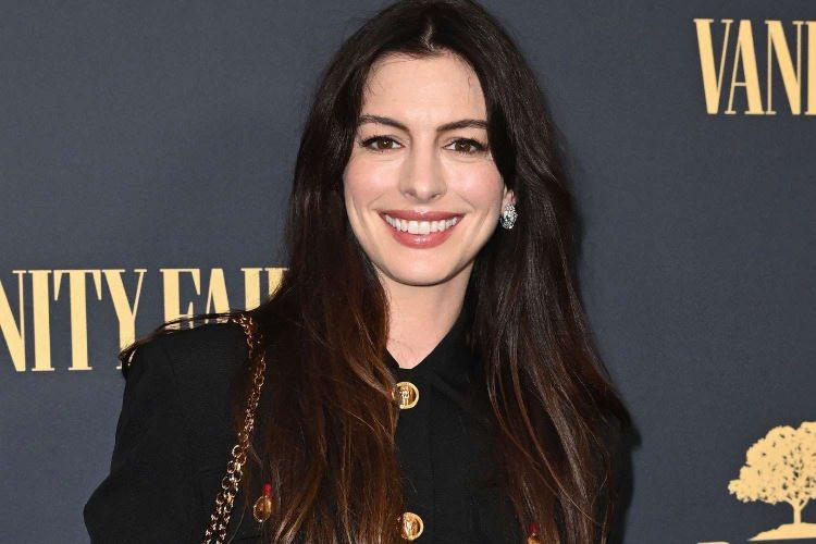 <p><strong><span style="color:#B22222">6)&nbsp; ANNE HATHAWAY&nbsp; </span>|&nbsp; 4-5 MİLYON DOLAR</strong></p>
