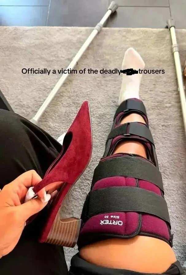 <p>&Uuml;r&uuml;n&uuml; kullanan kadınlar pantolon nedeniyle dengesini kaybederek d&uuml;şmelerine neden olurken a&ccedil;ık sandalet, terlik gibi pa&ccedil;anın kolayca takılabileceği modellerle birlikte riskin arttığı belirtildi.</p>
