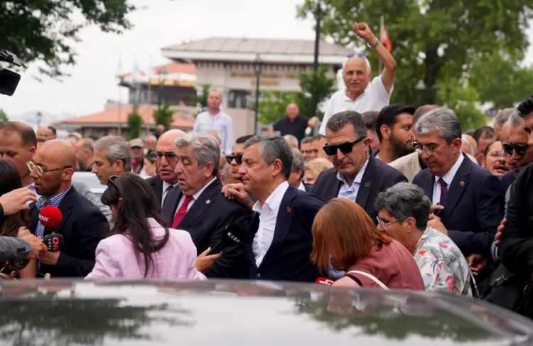<p>264 &ouml;nceki d&ouml;nem milletvekilleri ortak bir metinle istifa ettiklerini duyurdu.</p>

<p><strong>Milletvekilleri tarafından yapılan a&ccedil;ıklama ş&ouml;yle;</strong></p>
