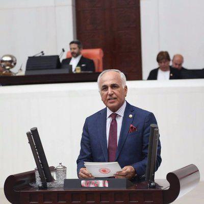 <p><strong>H&Uuml;SEYİN &Ccedil;AMAK</strong></p>
