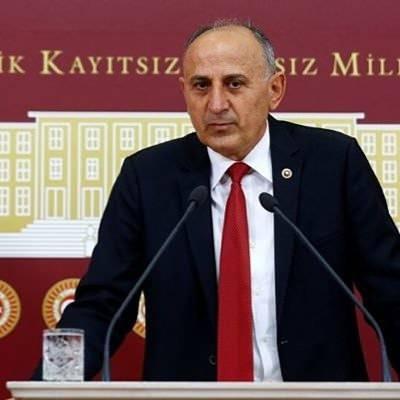 <p><strong>DURSUN &Ccedil;İ&Ccedil;EK</strong></p>
