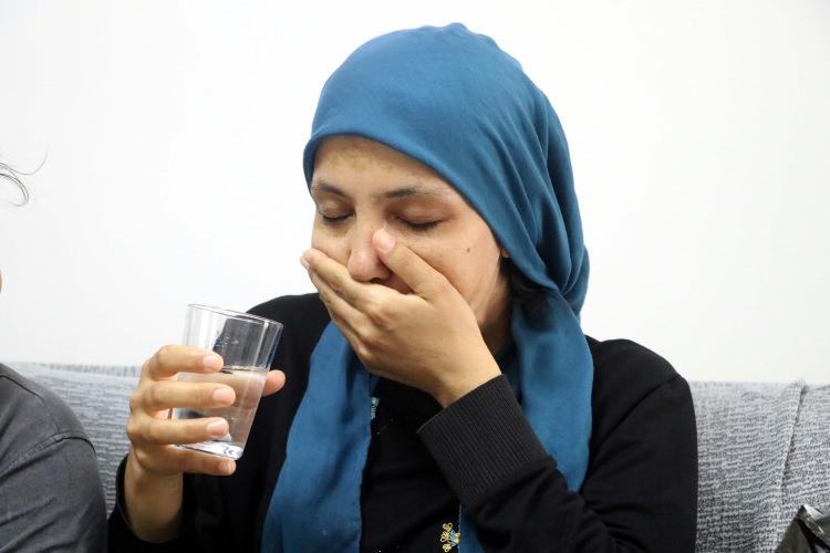 <p>Gaziantep'te yaşayan Serap &Ouml;zt&uuml;rk (39), 12 yıl &ouml;nce &ccedil;enesinde kitle tespit edilince, son 11 yılda 35 ameliyat ge&ccedil;irdi ancak hastalık s&uuml;rekli n&uuml;ksetti.&nbsp;</p>
