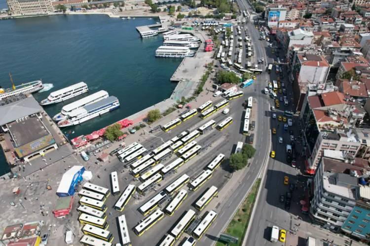 <p>İstanbul B&uuml;y&uuml;kşehir Belediyesi (İBB) tarafından ger&ccedil;ekleştirilen Kadık&ouml;y Meydanı Yayalaştırma Projesi kapsamında, Kadık&ouml;y Rıhtım b&ouml;lgesinde bulunan otob&uuml;s peronlarının yeniden d&uuml;zenlenmesine ilişkin teklif, İBB Ulaşım Koordinasyon Merkezi (UKOME) toplantısında kabul edildi.</p>
