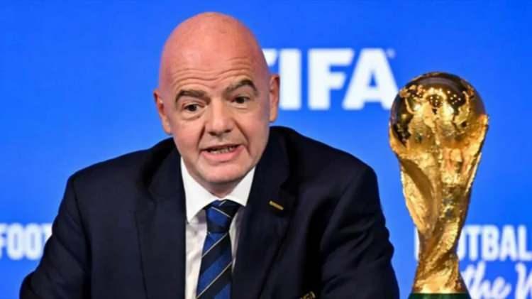 <p>&Ccedil;&uuml;nk&uuml; planlanan bu yeni yapı ile Infantino'nun başkanlık d&ouml;nemi bittikten sonra kendisine yeni bir&nbsp; zenginleşme alanı oluşturmak istediği kaydediliyor.</p>

