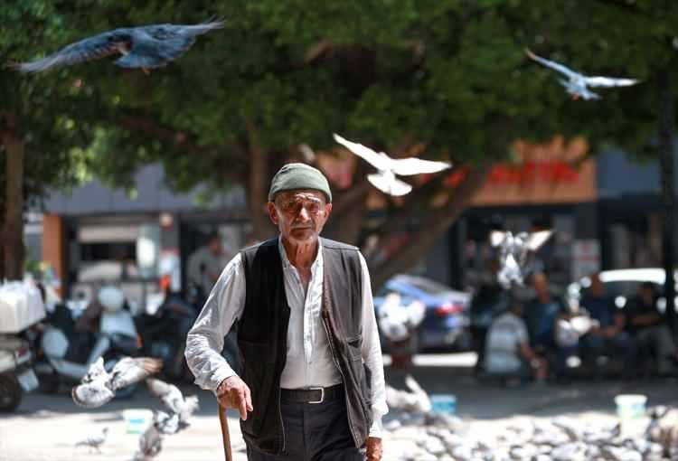 <p>&Ouml;zellikle 31 Temmuz Cuma g&uuml;n&uuml; G&uuml;neydoğu Anadolu b&ouml;lgesinde termometrelerin rekor seviyelere &ccedil;ıkması bekleniyor.</p>
