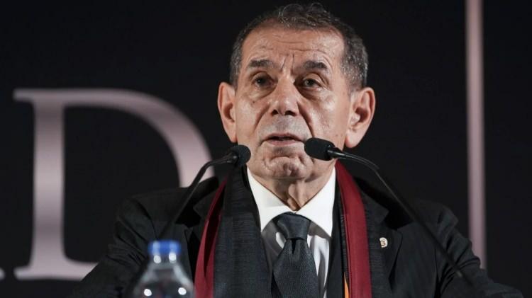 <p>S&ouml;zlerinin devamında Galatasaray olarak transfer yapacaklarını ve 10+4 kuralına g&ouml;re planlı hareket ettiklerini belirten Başkan &Ouml;zbek, ş&ouml;yle devam etti:</p>
