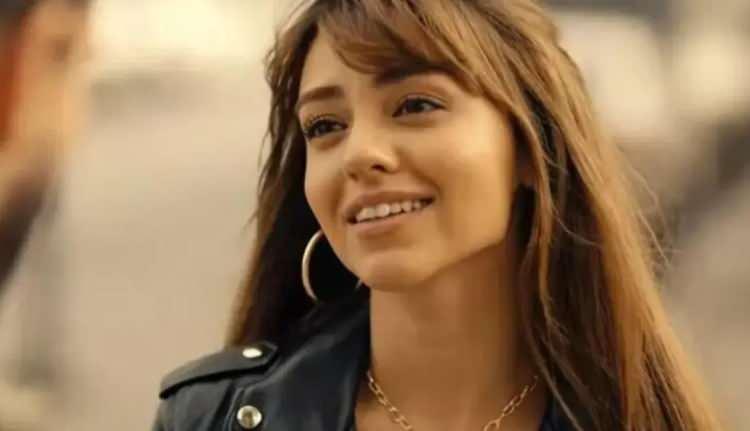 <p>Aslıhan Malbora ile partner olacağı konuşulan Emre Bey, son anda dizinin kadrosundan ayrıldı.</p>
