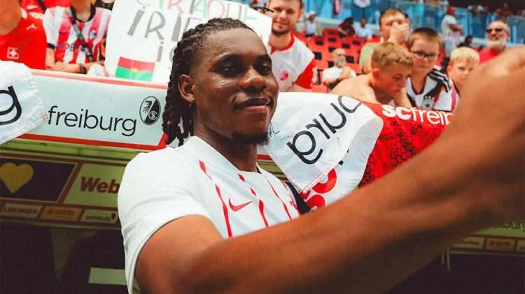 <p>Beşiktaş, U23 kontenjanına, Freiburg forması giyen sağ kanat Cyriaque Irie'yi g&uuml;ndemine aldı. 21 yaşındaki futbolcu i&ccedil;in şartlar araştırılmaya başlandı.<br />
<br />
(FANATİK)</p>
