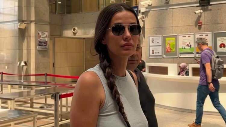 <p><span style="color:#B22222"><strong>İREM HELVACIOĞLU</strong></span></p>
