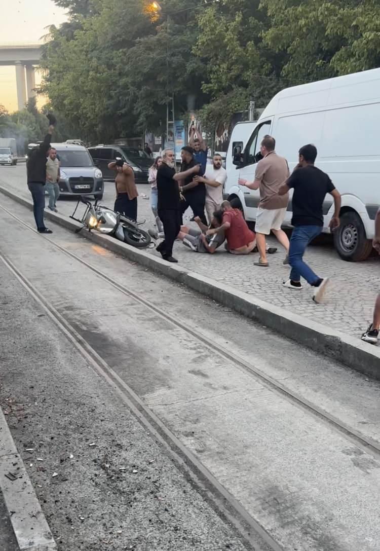 <p>Yapılan incelemelerde otomobil s&uuml;r&uuml;c&uuml;s&uuml; olan Ey&uuml;p &Ouml;.&rsquo;n&uuml;n (21) olayda bı&ccedil;ağı kullanan kişi olduğu belirlendi.&nbsp;</p>
