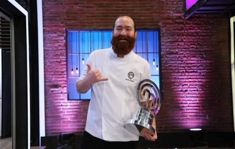 <p><strong>2021 MasterChef T&uuml;rkiye şampiyonu Eren Kaşık&ccedil;ı'nın vefat haberi ailesi başta olmak &uuml;zere sevenlerini yasa boğdu.</strong></p>
