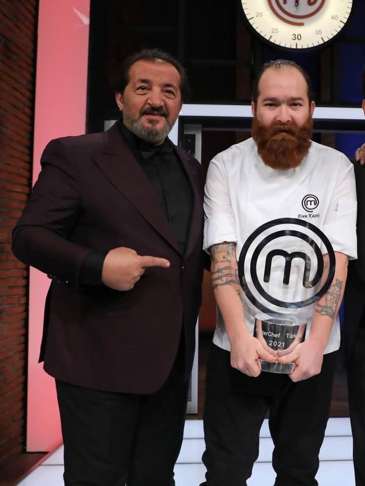 <p><span style="color:#B22222"><strong>MEHMET YAL&Ccedil;INKAYA</strong></span></p>

<p><em><strong><span style="color:#800080">"Canım kardeşim ALLAH VAR GAM YOK dedin hep ,karıncayı bile incitmeyecek kalbe sahip canım kardeşim. D&uuml;nya malında hi&ccedil; g&ouml;z&uuml;n olmadı Canım yandı ateş d&uuml;şt&uuml; i&ccedil;ime . Rabbim mekanını cennet eylesin . &Ccedil;ok &uuml;zg&uuml;n&uuml;m &ccedil;ok."</span></strong></em></p>
