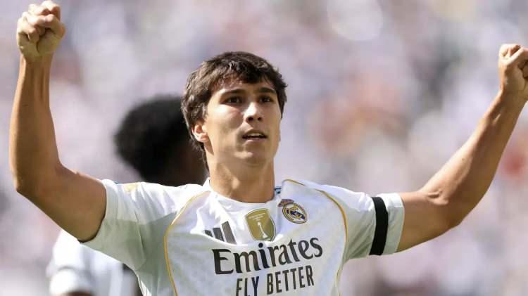 <p>Fenerbah&ccedil;e, transfer &ccedil;alışmalarını s&uuml;rd&uuml;r&uuml;rken rotasını Real Madrid'in gen&ccedil; yıldızı Gonzalo Garcia'ya &ccedil;evirdi.&nbsp;</p>
