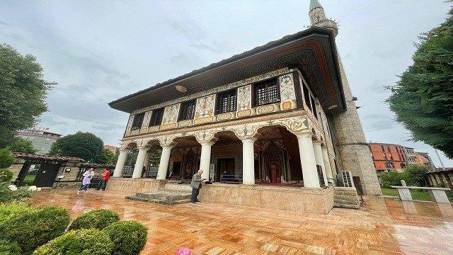 <p>Yine "din temelli n&uuml;fus sayımının yapılmadığı" bir başka &uuml;lke, Bosna-Hersek'le aynı coğrafyayı paylaşan Kuzey Makedonya.</p>
