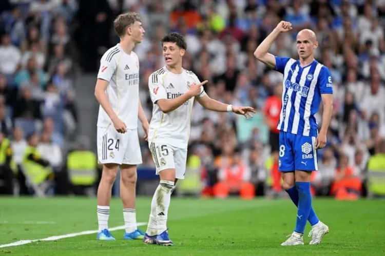 <p>Arda G&uuml;ler, Real Madrid'in 2026-2027 sezonu maaş b&uuml;t&ccedil;esinde haftalık <strong>100 bin euro</strong> kazancıyla takımın alt-orta maaş skalasında yer aldı.</p>
