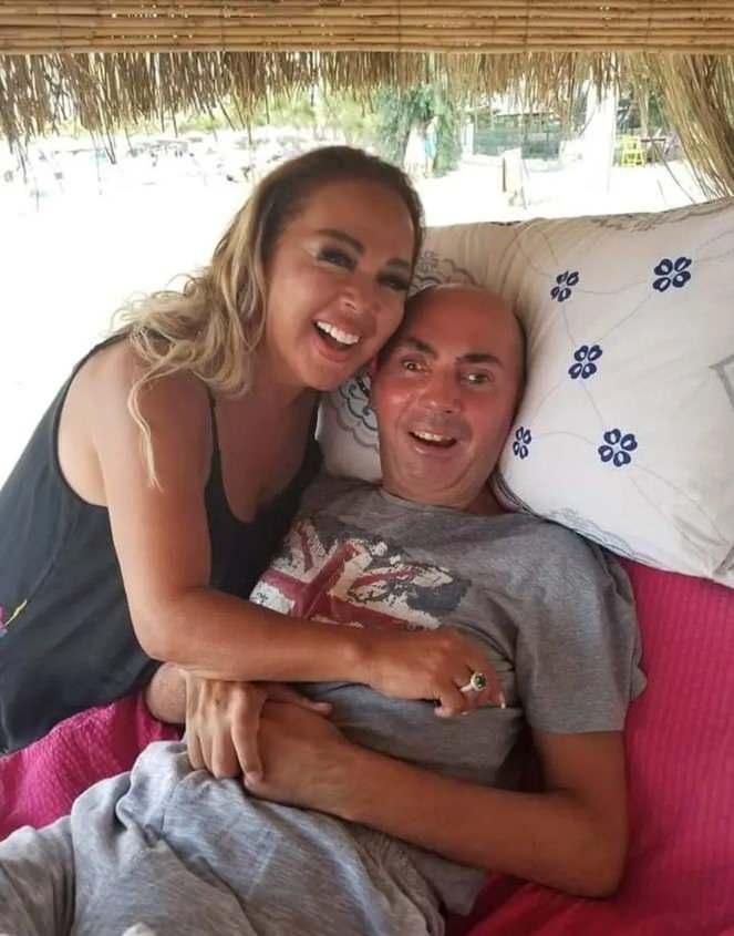 <p>Vefat ettiği sırada 52 yaşında olan Harun Akar&ouml;z, uzun yıllardır Multiple Skleroz (MS) hastalığıyla m&uuml;cadele ediyordu.&nbsp;</p>
