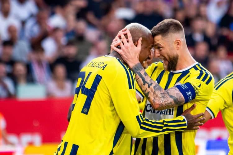 <p>Şampiyonlar Ligi 2. tur ilk ma&ccedil;ında Gornik Zabrze'yi Kadık&ouml;y'de Talisca'nın gol&uuml;yle 1-0 yenen Fenerbah&ccedil;e, r&ouml;vanşta rakibiyle 1-1 berabere kalarak tur atladı.&nbsp;</p>

