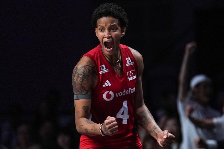 <p>Final ma&ccedil;ında attığı 33 sayıyla Brezilya karşılaşmasına damga vuran Melissa Vargas, 2026 Milletler Ligi'nin 'En Değerli Oyuncusu' (MVP) se&ccedil;ildi.</p>
