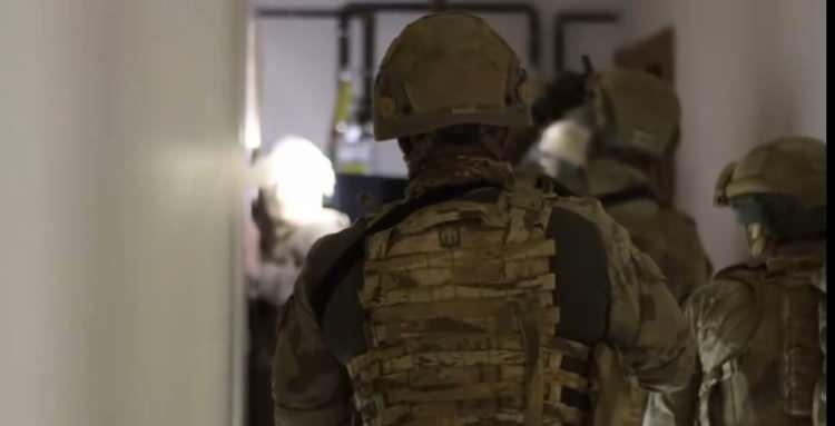 <p>İ&ccedil;işleri Bakanlığı, Jandarma Genel Komutanlığı Siber Su&ccedil;larla M&uuml;cadele Daire Başkanlığı koordinesinde, MASAK ve Cumhuriyet Başsavcılıklarının desteğiyle 28 il merkezli geniş &ccedil;aplı bir operasyon ger&ccedil;ekleştirildiğini duyurdu.</p>
