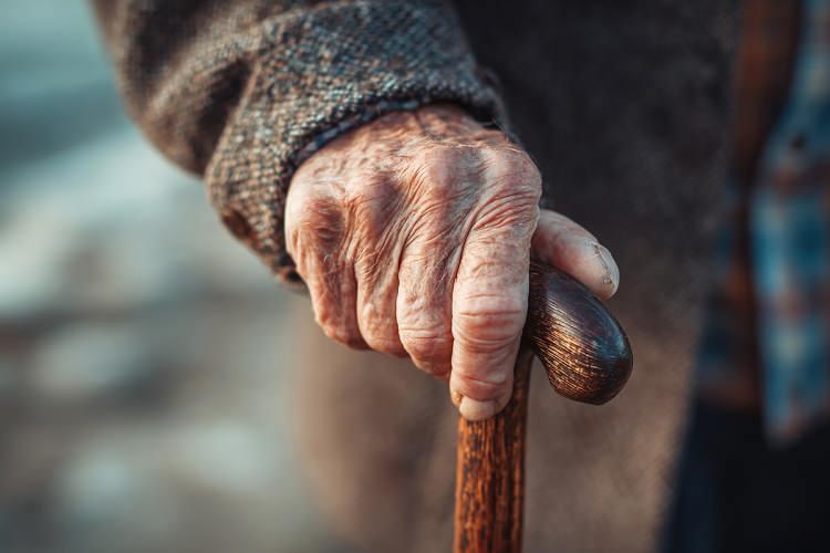<p>Buna g&ouml;re, doğuşta beklenen yaşam s&uuml;resi, T&uuml;rkiye geneli i&ccedil;in 78,5 yıl olarak belirlendi. Bu s&uuml;re, 2022-2024 d&ouml;neminde 78,1 yıl olarak hesaplanmıştı.</p>

<p>&nbsp;</p>
