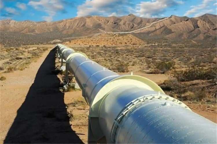 <p>D&uuml;nyanın diğer ucundan tankerlerle getirilen ithal petrol&uuml;n aksine, Kerk&uuml;k'ten &ccedil;ıkarılan T&uuml;rk payı doğrudan boru hatlarıyla Adana Ceyhan'daki terminallere, oradan da yerli rafinerilere kesintisiz ulaşacak. Bu sayede navlun, sigorta ve boğaz ge&ccedil;iş maliyetleri sıfırlanırken, T&uuml;rkiye'nin b&ouml;lgesel enerji merkezi (hub) olma vizyonu fiziki olarak da per&ccedil;inlenmiş olacak.</p>

<p>&nbsp;</p>
