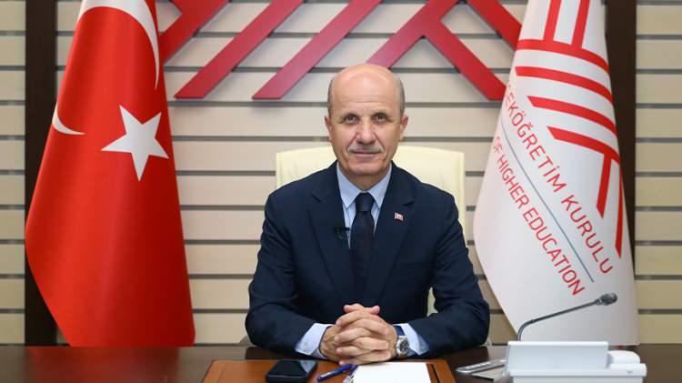 <p>Y&Ouml;K Başkanı Erol &Ouml;zvar yaptığı a&ccedil;ıklamada, &uuml;niversite kontenjanlarının artık ezbere g&ouml;re değil, T&uuml;rkiye'nin kalkınma hedefleri ve geleceğin mesleklerine g&ouml;re belirlendiğini duyurdu.</p>
