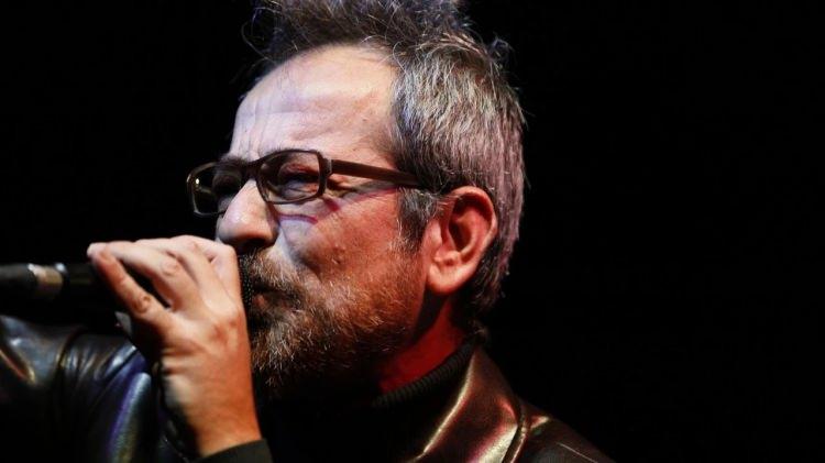 Feridun D&uuml;zağa&ccedil;'tan sevenlerini &uuml;zen haber: Hastalığı y&uuml;z&uuml;nden konserlerini iptal etti...