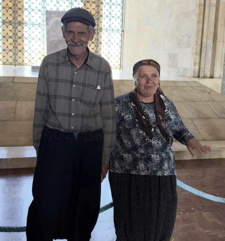 <p>Abuzer ve Zeynep Yıldırım, 40 yıl &ouml;nce Adıyaman'da d&uuml;nya evine girdi. Evliliklerinin ilk yıllarında iki kez hamile kalan Zeynep Yıldırım, &ccedil;ocuklarını anne karnında kaybetti.</p>
