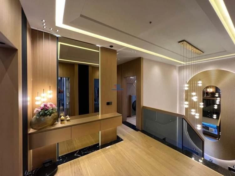 <p><span style="color:#B22222"><strong>125 MİLYON LİRA&nbsp;</strong></span></p>

<p>Villa'nın değerinin tam 125 milyon Lira değerinde olduğu ifade edildi.&nbsp;</p>

<p>&nbsp;</p>

