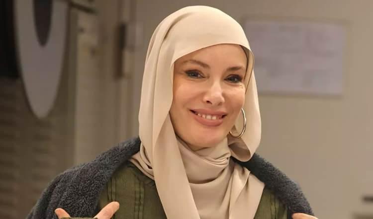 <p><strong>&Uuml;nl&uuml; oyuncu paylaşımının altına şunları yazarak set ekibi başta olmak &uuml;zere herkese teşekk&uuml;r etti:</strong></p>
