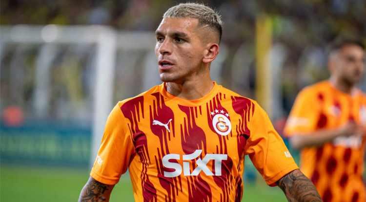 Lucas Torreira'dan duygulandıran hareket! Hayatını kaybeden minik taraftarını unutmadı