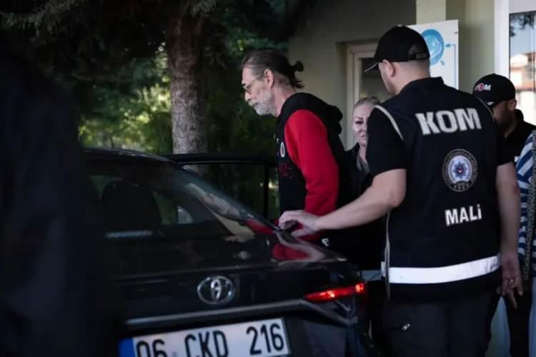 <p>Ankara Emniyet M&uuml;d&uuml;rl&uuml;ğ&uuml; Mali Su&ccedil;larla M&uuml;cadele Şube M&uuml;d&uuml;rl&uuml;ğ&uuml;nde alınan ifadede Beşik&ccedil;ioğlu'na, Sayıştay kararları ile soruşturma kapsamında hazırlanan bilirkişi raporlarındaki kamu zararı tespitleri soruldu.</p>
