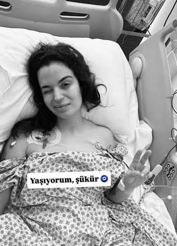 <p><strong>"YANLIŞLIKLA BAĞIRSAĞIMI KESTİLER"</strong></p>

<p>&nbsp;</p>

<p>Rahminden miyom aldırmak i&ccedil;in gittiği operasyonda yanlışlık sonucu bağırsağı kesilen oyuncu, şunları ifade etmişti:</p>
