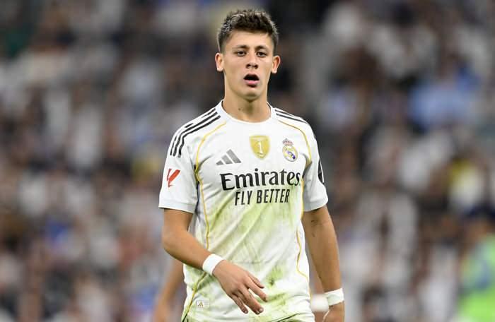 <p>Paris Saint Germain'in Real Madrid'den olumsuz bir yanıt alması durumunda daha y&uuml;ksek bir bonservis bedelini &ouml;nerecek yeterli maddi kaynağa sahip olduğu ifade edildi.&nbsp;</p>
