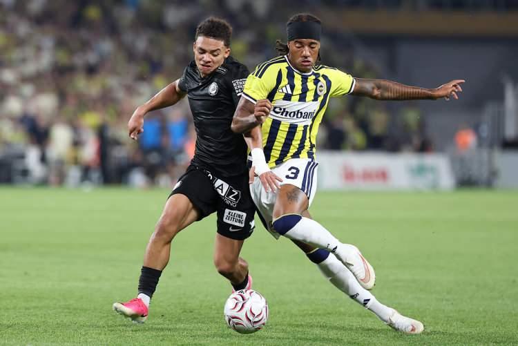 <p>Sarı-lacivertlilerin etkili oyununa ek olarak Fenerbah&ccedil;e taraftarının ma&ccedil;ta oluşturduğu atmosfere de dikkat &ccedil;ekildi.</p>
