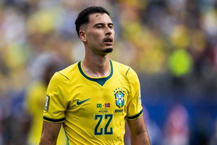 <p>Transfer &ccedil;alışmalarını s&uuml;rd&uuml;ren Fenerbah&ccedil;e, Arsenal'ın Brezilyalı yıldızı Gabriel Martinelli'yi g&uuml;ndemine aldı.</p>
